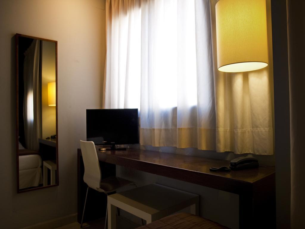 Hostal Badaloni Badalona Kamer foto